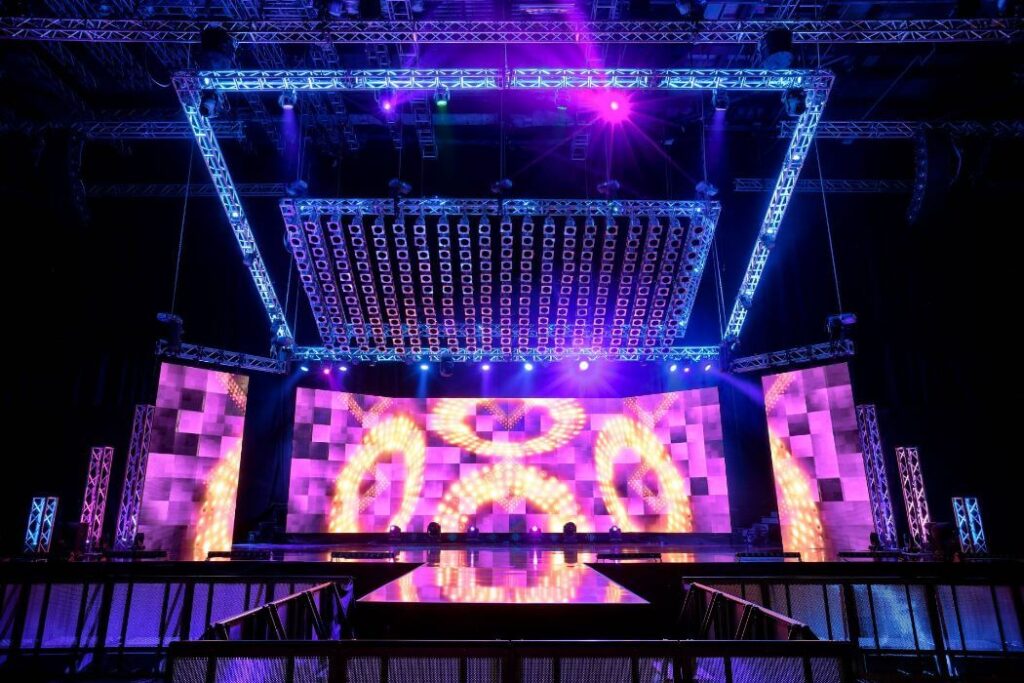 Choosing the Right Staging Platform for Your Event